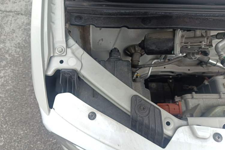 Used Wuling Hongguang MINIEV 2024 3rd Generation 215km Advanced Version Engine Bay Right