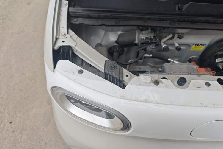 Used Wuling Hongguang MINIEV 2024 3rd Generation 215km Youth Edition Engine Bay Right