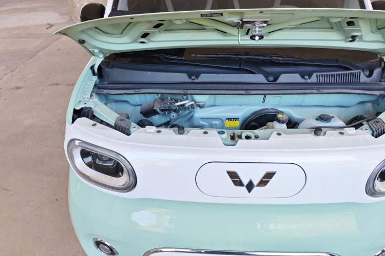 Used Wuling Hongguang MINIEV 2024 3rd Generation 215km Advanced Version Engine Bay Right