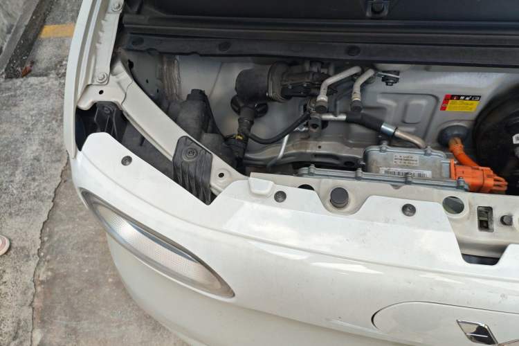Used Wuling Hongguang MINIEV 2024 3rd Generation 215km Advanced Version Engine Bay Right