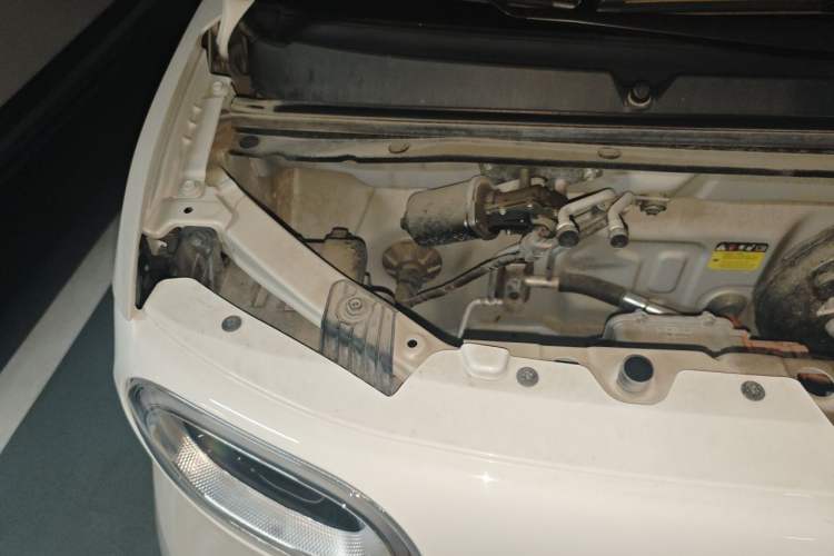 Used Wuling Hongguang MINIEV 2024 3rd Generation 215km Youth Edition Engine Bay Right