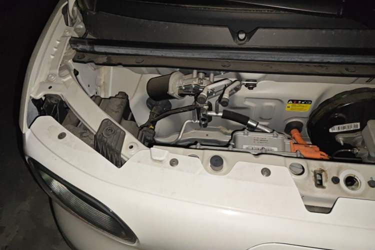 Used Wuling Hongguang MINIEV 2024 3rd Generation 215km Youth Edition Engine Bay Right