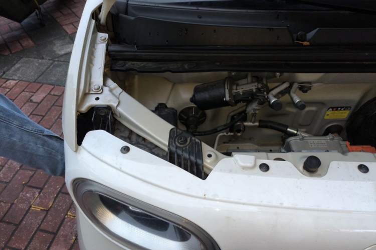 Used Wuling Hongguang MINIEV 2024 3rd Generation 215km Advanced Version Engine Bay Right