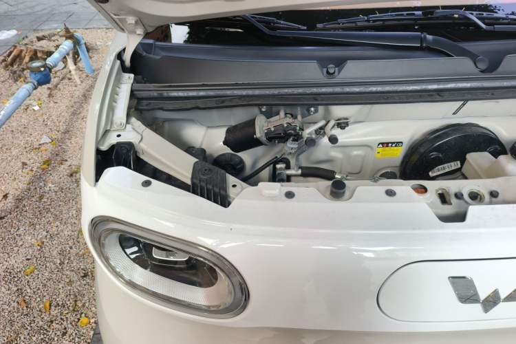 Used Wuling Hongguang MINIEV 2024 3rd Generation 215km Youth Edition Engine Bay Right