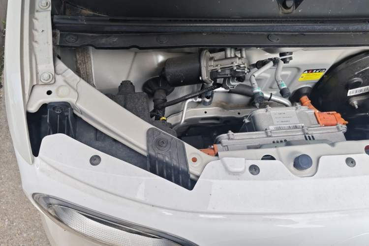 Used Wuling Hongguang MINIEV 2024 3rd Generation 215km Youth Edition Engine Bay Right