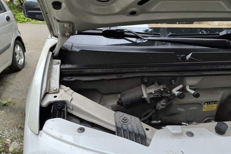Used Wuling Hongguang MINIEV 2024 3rd Generation 215km Advanced Version Engine Bay Right