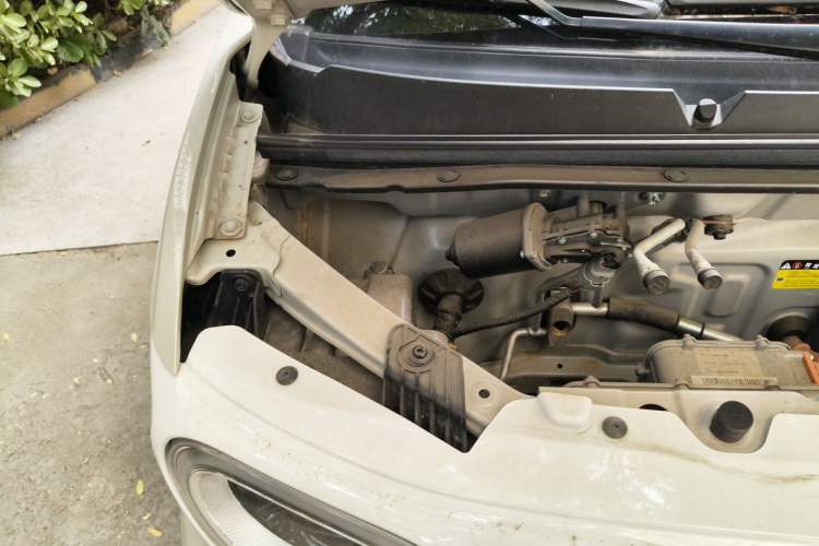 Used Wuling Hongguang MINIEV 2024 3rd Generation 215km Advanced Version Engine Bay Right