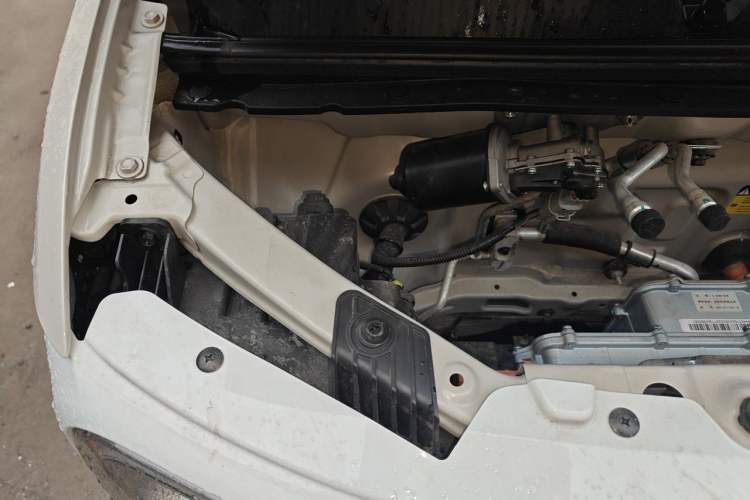 Used Wuling Hongguang MINIEV 2024 3rd Generation 215km Youth Edition Engine Bay Right