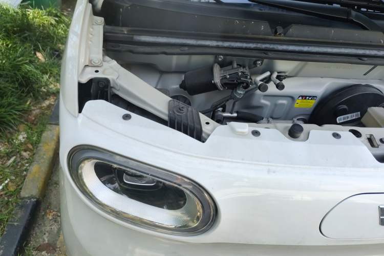 Used Wuling Hongguang MINIEV 2024 3rd Generation 215km Youth Edition Engine Bay Right