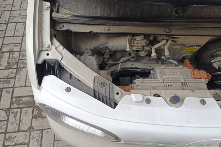 Used Wuling Hongguang MINIEV 2024 3rd Generation 215km Advanced Version Engine Bay Right