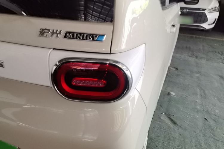 Used Wuling Hongguang MINIEV 2024 3rd Generation 215km Advanced Version Exterior 1