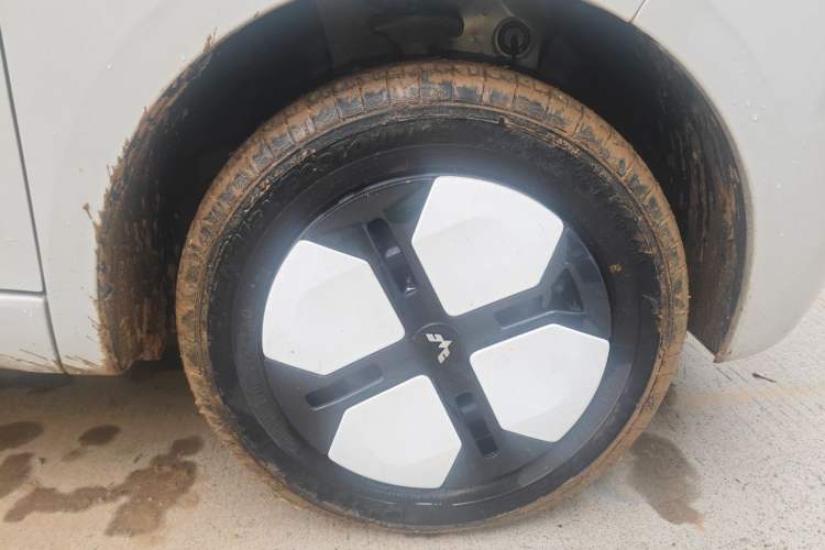 Used Wuling Hongguang MINIEV 2024 3rd Generation 215km Advanced Version Exterior 1