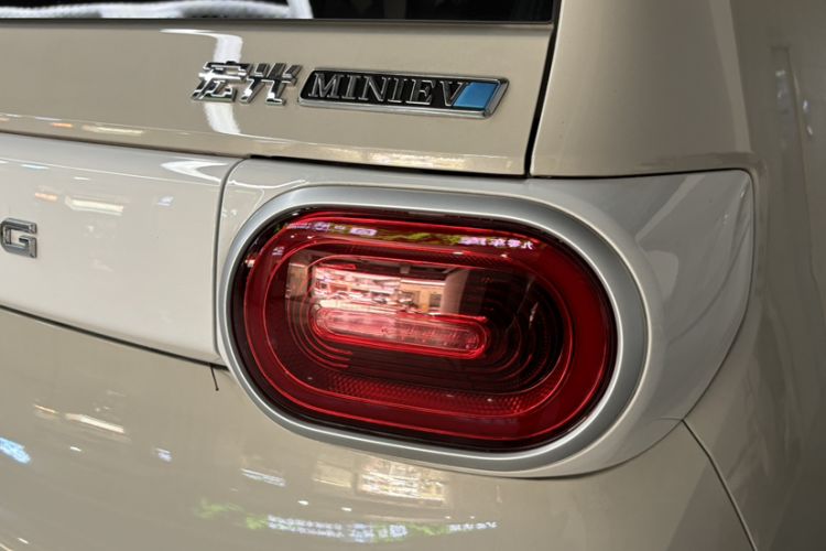 Used Wuling Hongguang MINIEV 2024 3rd Generation 215km Youth Edition Exterior 11