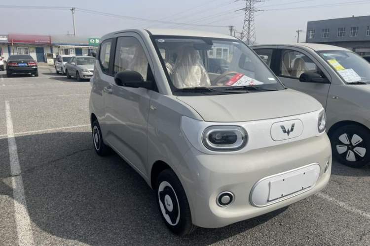 Used Wuling Hongguang MINIEV 2024 3rd Generation 215km Youth Edition Exterior 2
