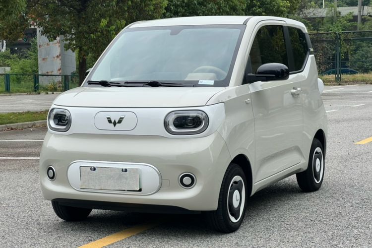 Used Wuling Hongguang MINIEV 2024 3rd Generation 215km Advanced Version Exterior 2