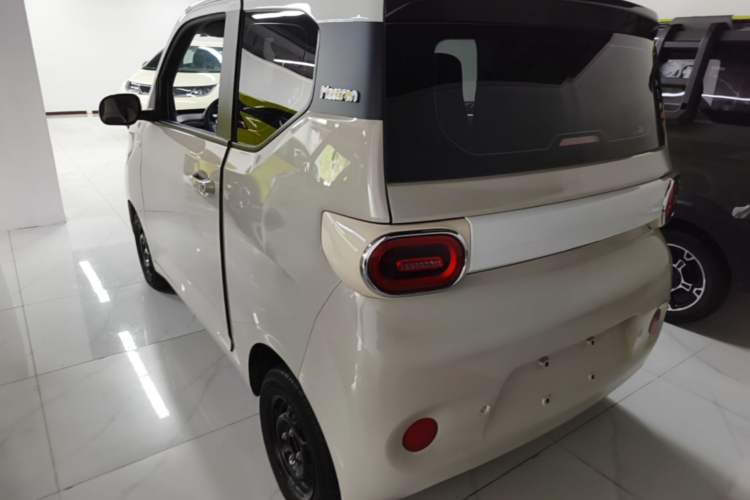 Used Wuling Hongguang MINIEV 2024 3rd Generation 215km Advanced Version Exterior 2