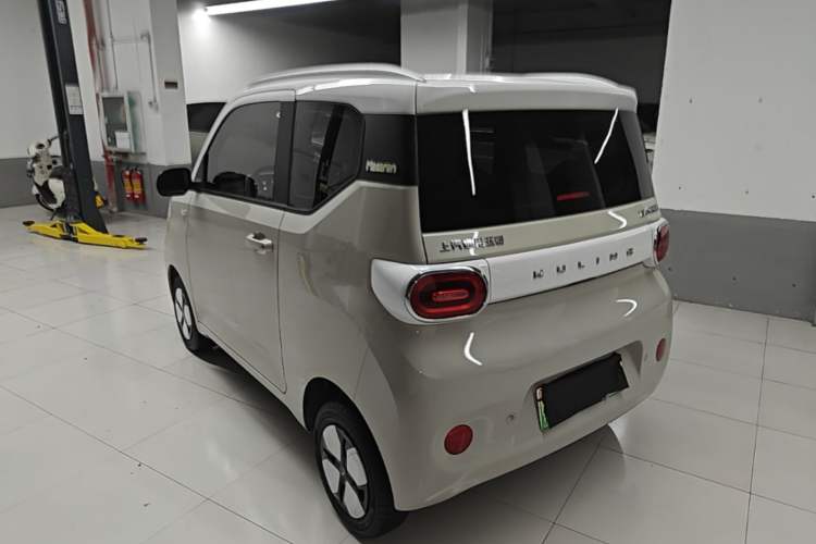 Used Wuling Hongguang MINIEV 2024 3rd Generation 215km Advanced Version Exterior 2