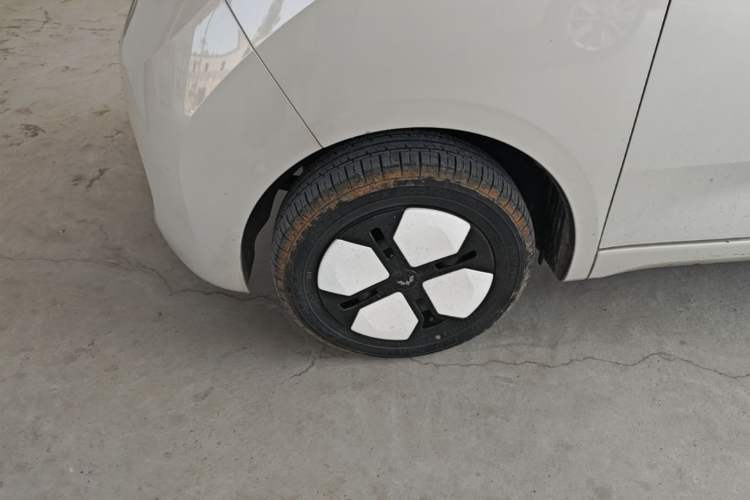 Used Wuling Hongguang MINIEV 2024 3rd Generation 215km Advanced Version Exterior 2