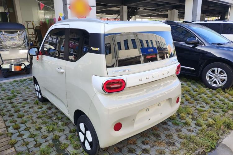 Used Wuling Hongguang MINIEV 2024 3rd Generation 215km Advanced Version Exterior 2