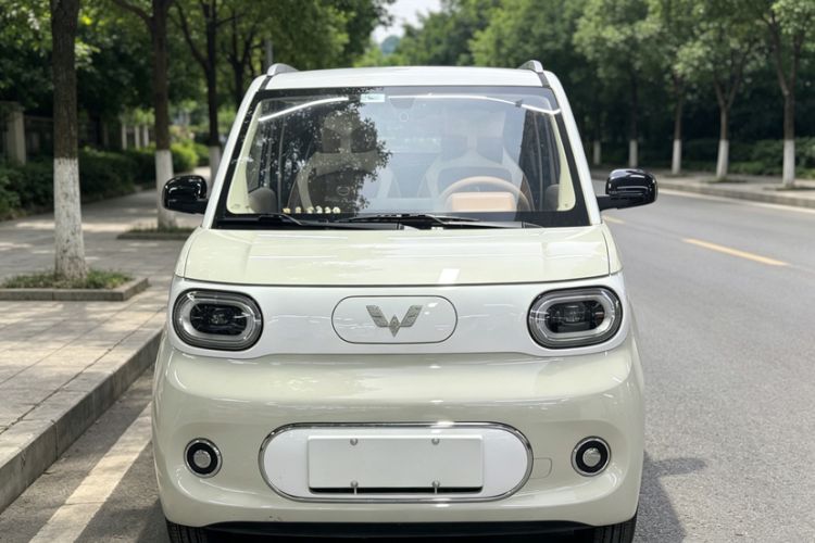 Used Wuling Hongguang MINIEV 2024 3rd Generation 215km Advanced Version Exterior 2