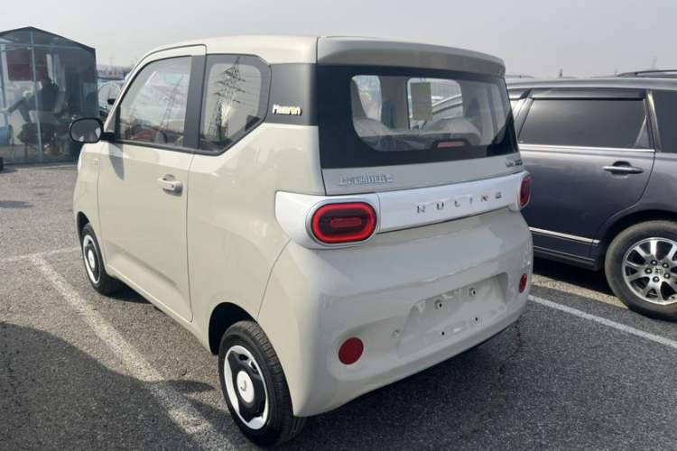 Used Wuling Hongguang MINIEV 2024 3rd Generation 215km Youth Edition Exterior 3