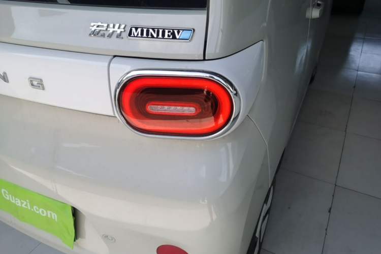 Used Wuling Hongguang MINIEV 2024 3rd Generation 215km Advanced Version Exterior 3