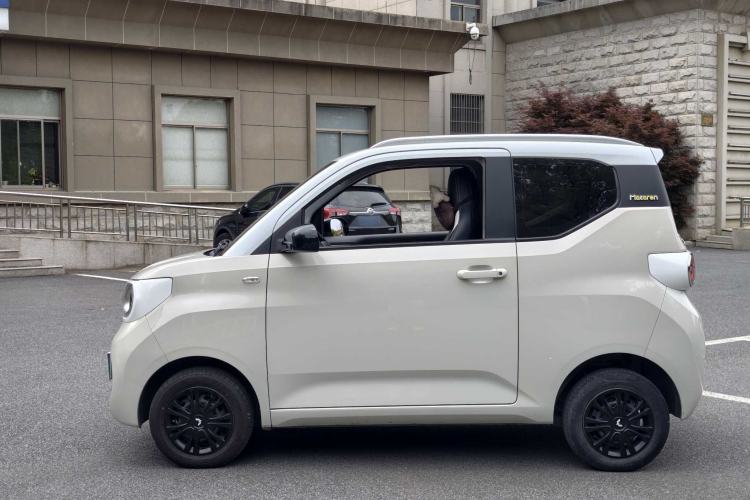 Used Wuling Hongguang MINIEV 2024 3rd Generation 215km Advanced Version Exterior 3