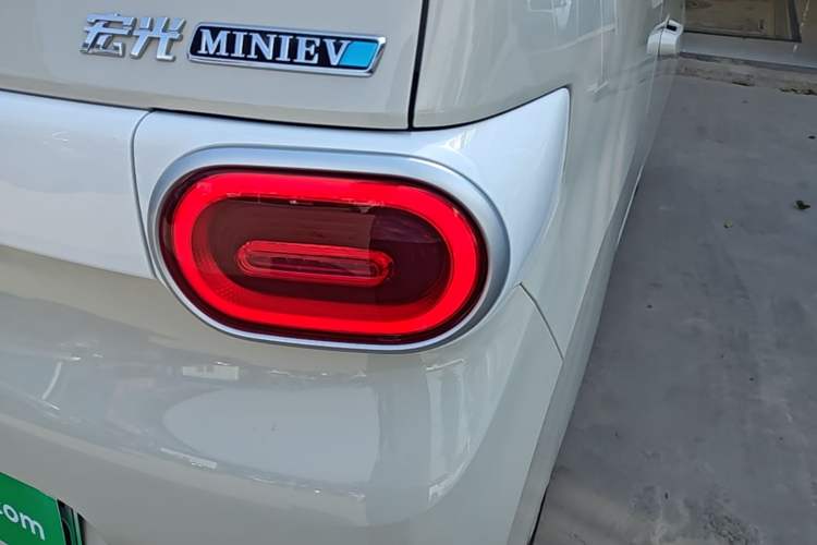 Used Wuling Hongguang MINIEV 2024 3rd Generation 215km Youth Edition Exterior 3