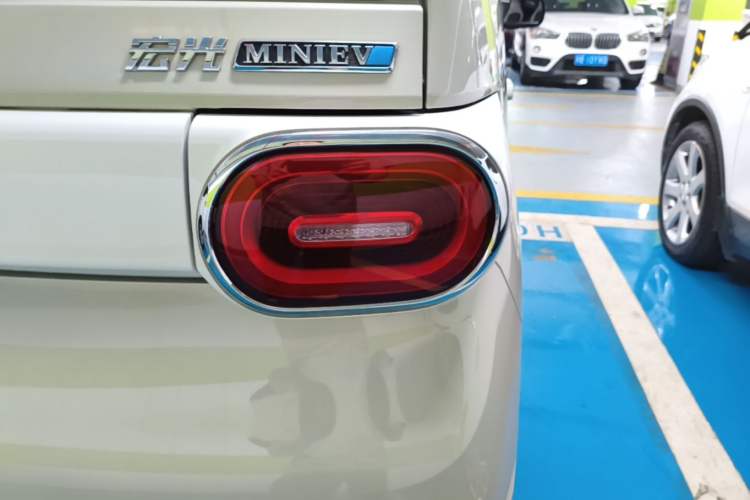 Used Wuling Hongguang MINIEV 2024 3rd Generation 215km Advanced Version Exterior 3