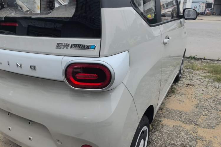 Used Wuling Hongguang MINIEV 2024 3rd Generation 215km Youth Edition Exterior 3