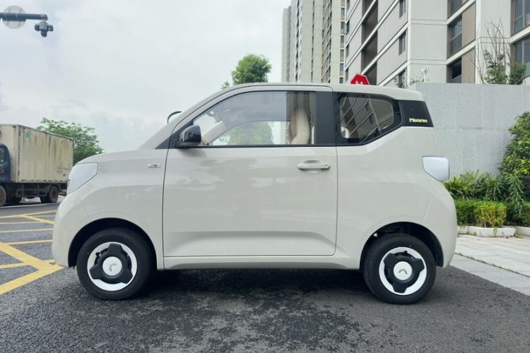 Used Wuling Hongguang MINIEV 2024 3rd Generation 215km Youth Edition Exterior 3