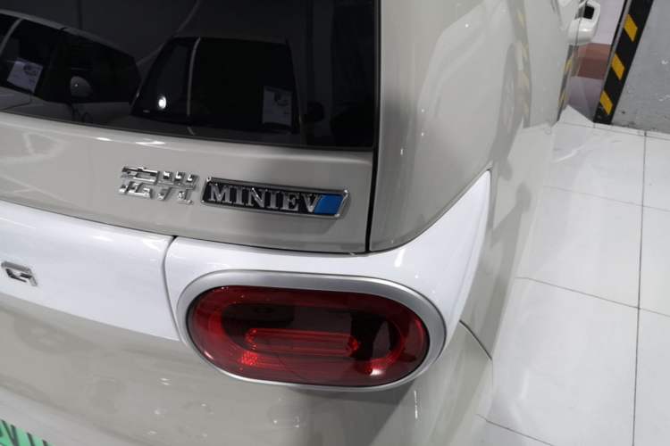 Used Wuling Hongguang MINIEV 2024 3rd Generation 215km Youth Edition Exterior 3