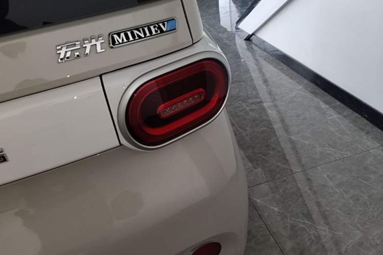 Used Wuling Hongguang MINIEV 2024 3rd Generation 215km Youth Edition Exterior 3