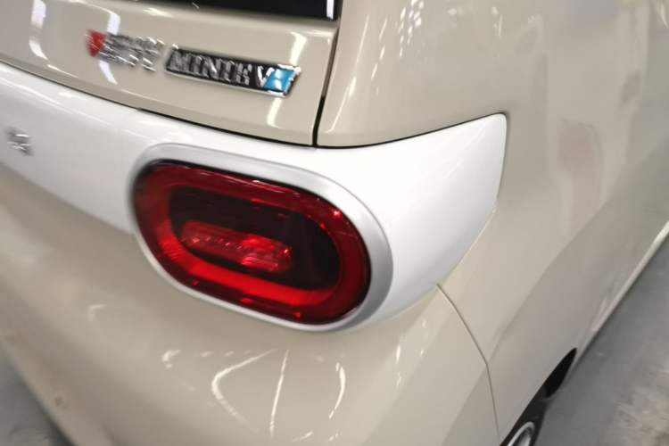 Used Wuling Hongguang MINIEV 2024 3rd Generation 215km Youth Edition Exterior 3