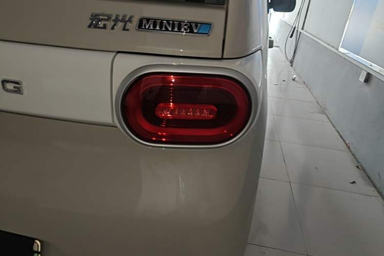 Used Wuling Hongguang MINIEV 2024 3rd Generation 215km Youth Edition Exterior 3