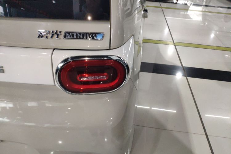 Used Wuling Hongguang MINIEV 2024 3rd Generation 215km Advanced Version Exterior 3