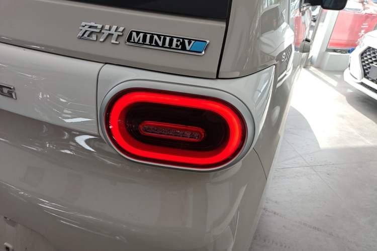 Used Wuling Hongguang MINIEV 2024 3rd Generation 215km Youth Edition Exterior 3