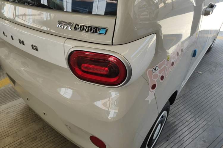 Used Wuling Hongguang MINIEV 2024 3rd Generation 215km Youth Edition Exterior 3