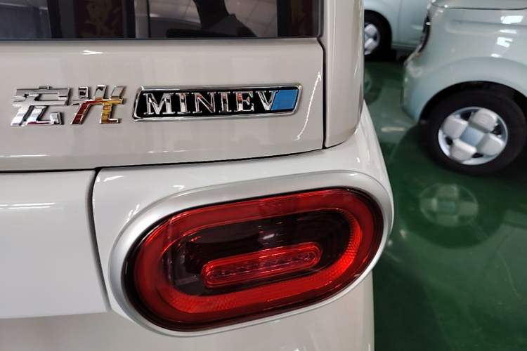 Used Wuling Hongguang MINIEV 2024 3rd Generation 215km Youth Edition Exterior 3
