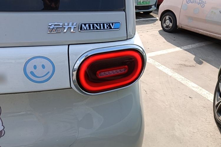 Used Wuling Hongguang MINIEV 2024 3rd Generation 120 km Exterior 3