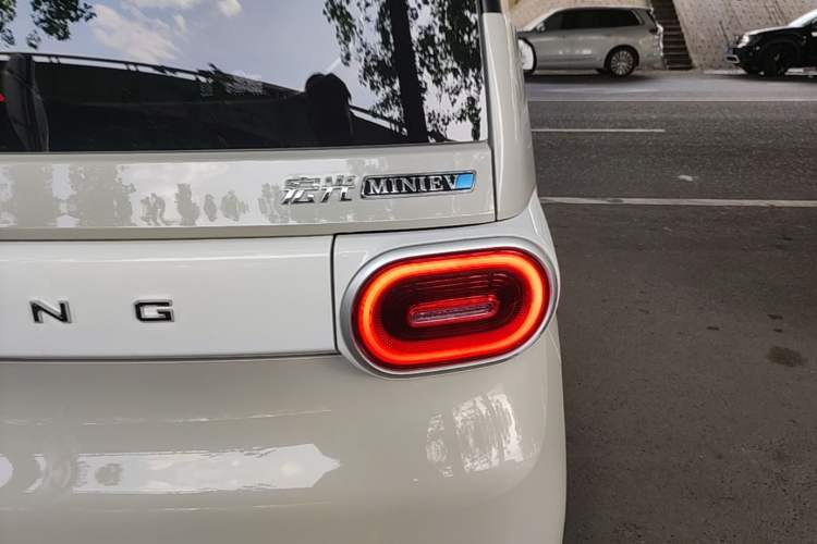 Used Wuling Hongguang MINIEV 2024 3rd Generation 215km Youth Edition Exterior 3