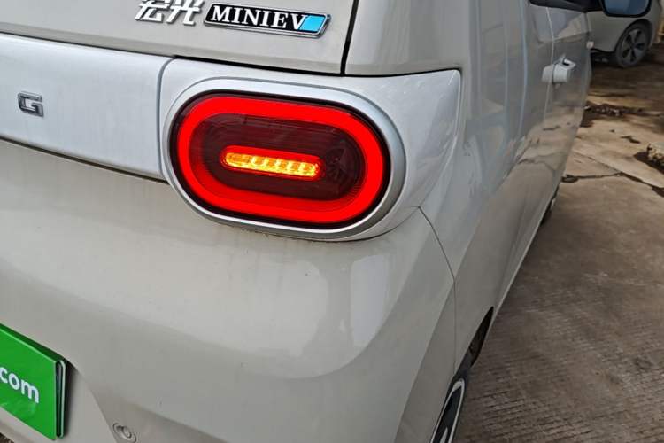 Used Wuling Hongguang MINIEV 2024 3rd Generation 215km Youth Edition Exterior 3