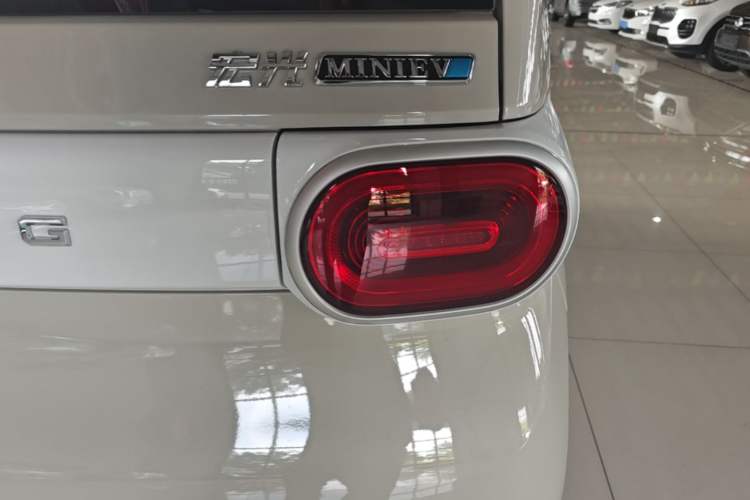 Used Wuling Hongguang MINIEV 2024 3rd Generation 215km Youth Edition Exterior 3