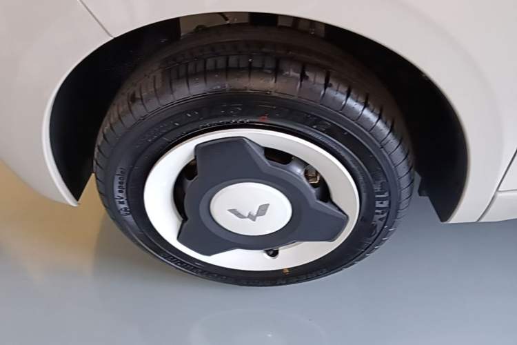 Used Wuling Hongguang MINIEV 2024 3rd Generation 215km Youth Edition Exterior 4