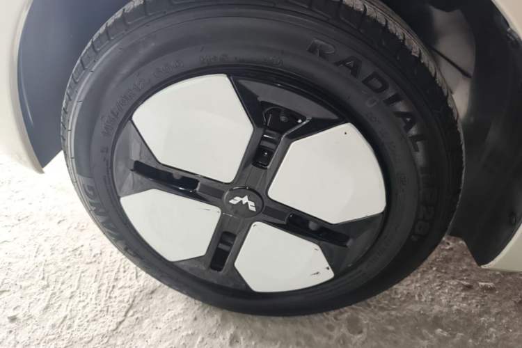 Used Wuling Hongguang MINIEV 2024 3rd Generation 215km Advanced Version Exterior 4