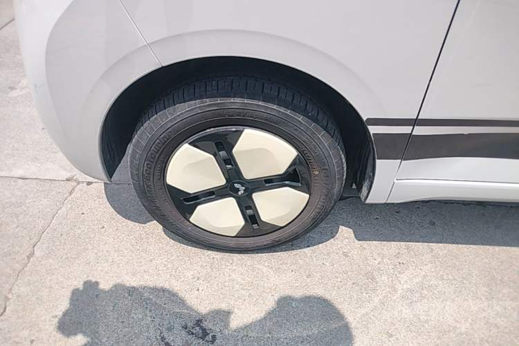 Used Wuling Hongguang MINIEV 2024 3rd Generation 215km Youth Edition Exterior 4