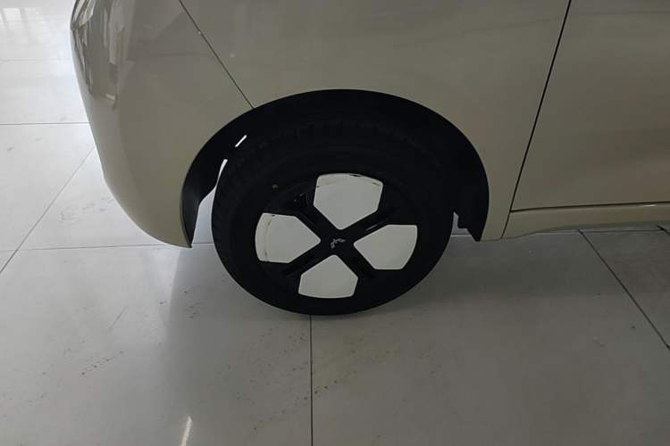 Used Wuling Hongguang MINIEV 2024 3rd Generation 215km Advanced Version Exterior 4