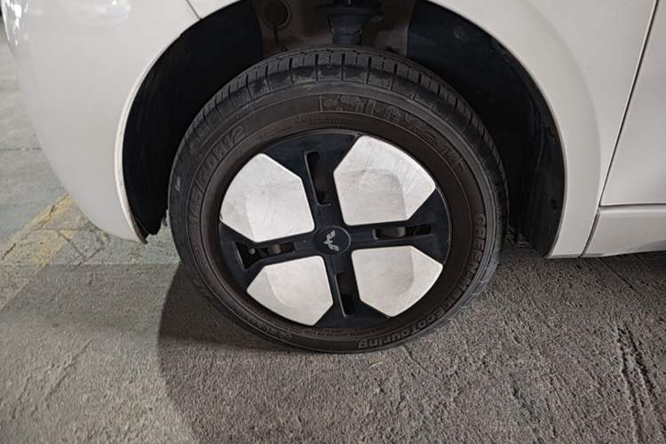 Used Wuling Hongguang MINIEV 2024 3rd Generation 215km Advanced Version Exterior 4