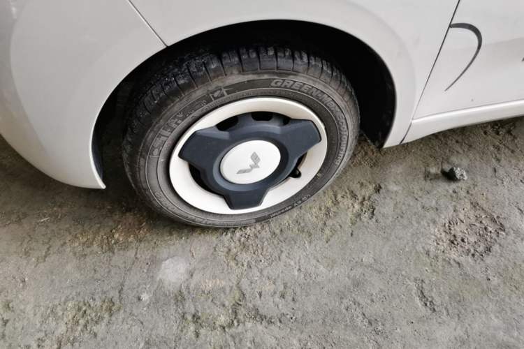 Used Wuling Hongguang MINIEV 2024 3rd Generation 215km Advanced Version Exterior 4