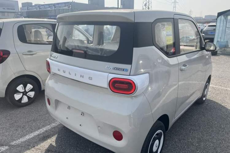 Used Wuling Hongguang MINIEV 2024 3rd Generation 215km Youth Edition Exterior 5